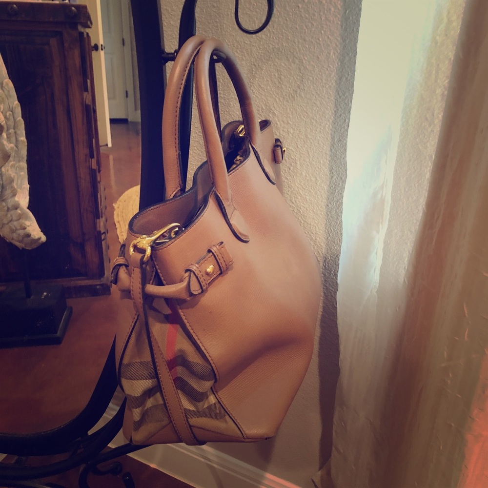 Burberry tote